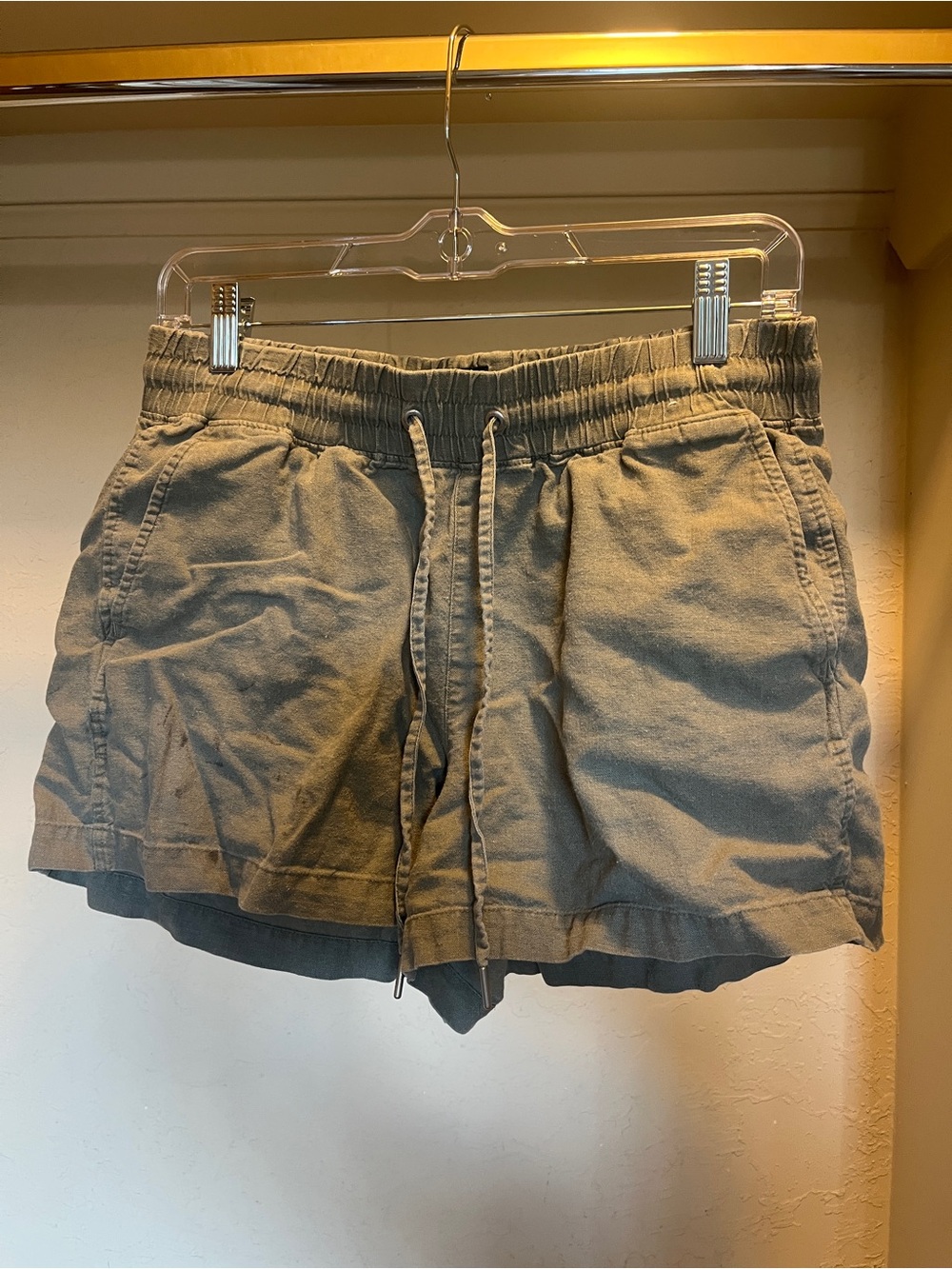 GAP Women's Cargo Drawstring Shorts in Olive